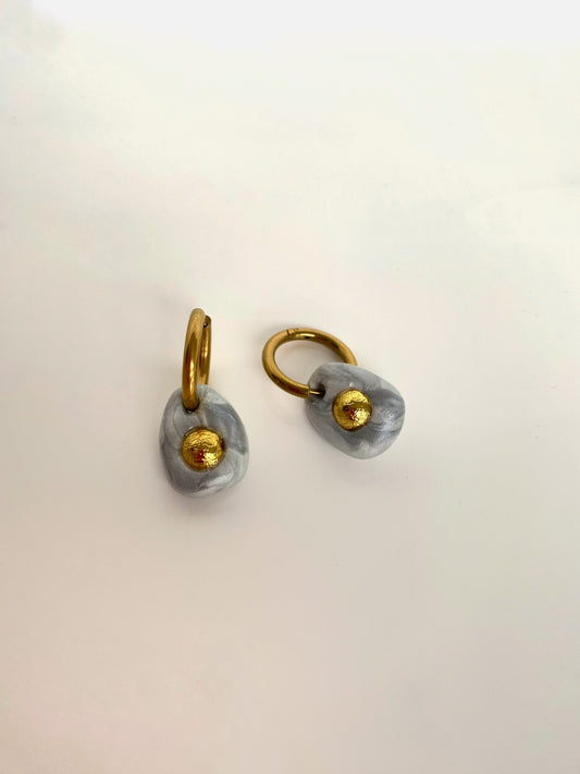Signature earringz