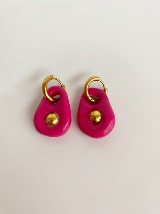 Signature earringz
